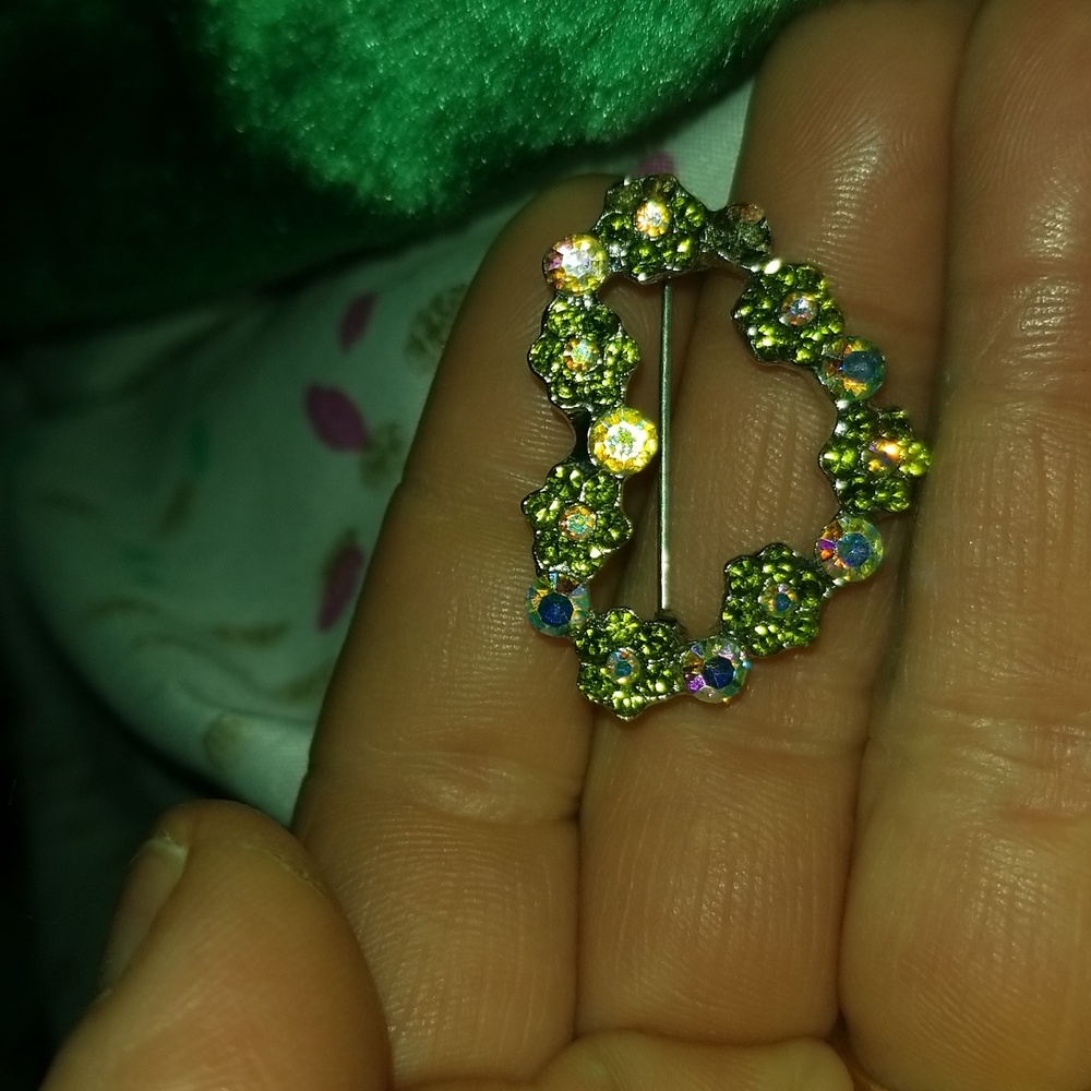 Heart pin